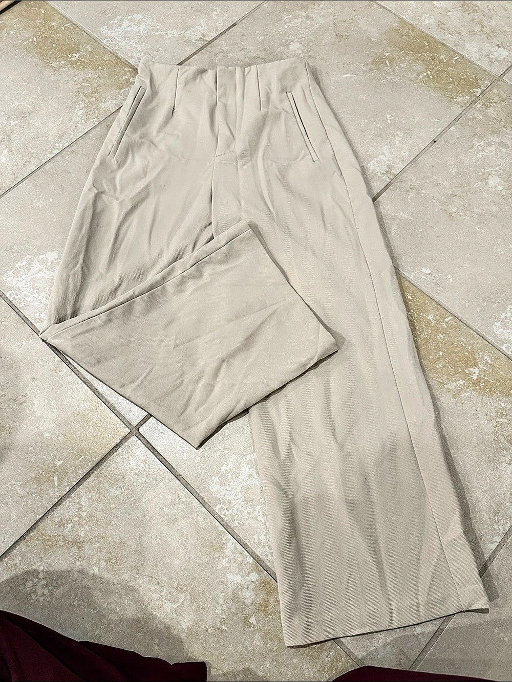 Zara Beige Pleated Trousers Size XS (24) Like New
